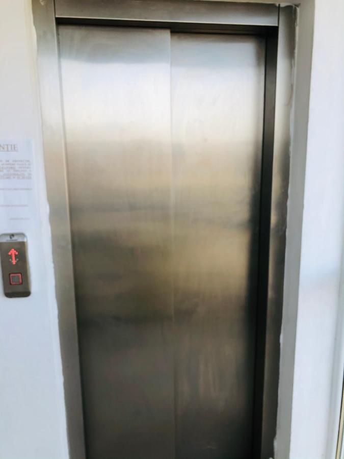 Sea View Apartments 曼加利亚 外观 照片